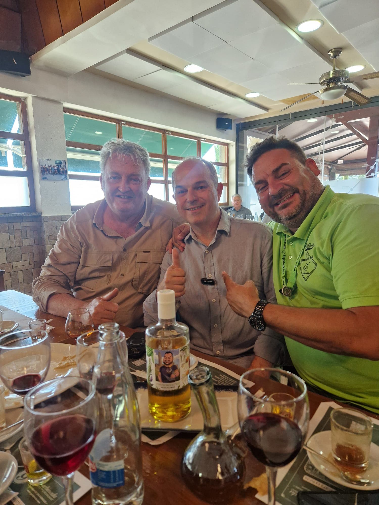 Jordi Turull i Jonathan Ciabattini fent esmorzar de forquilla a Cal Benito